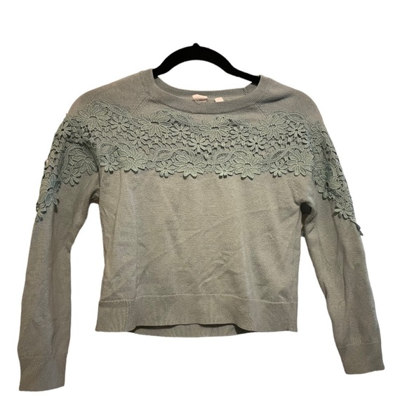 Girls Size 10 Gap Sweater with Appliqué in soft blue color - Picture 1 of 3